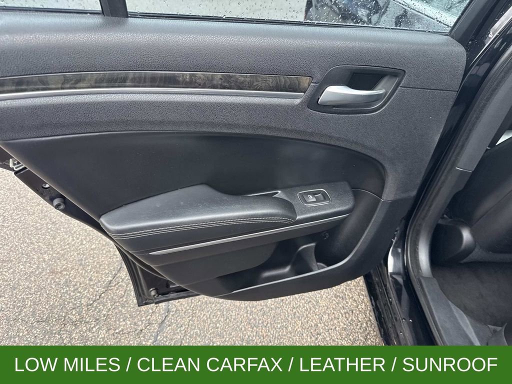 Used 2016 Chrysler 300 C image 16