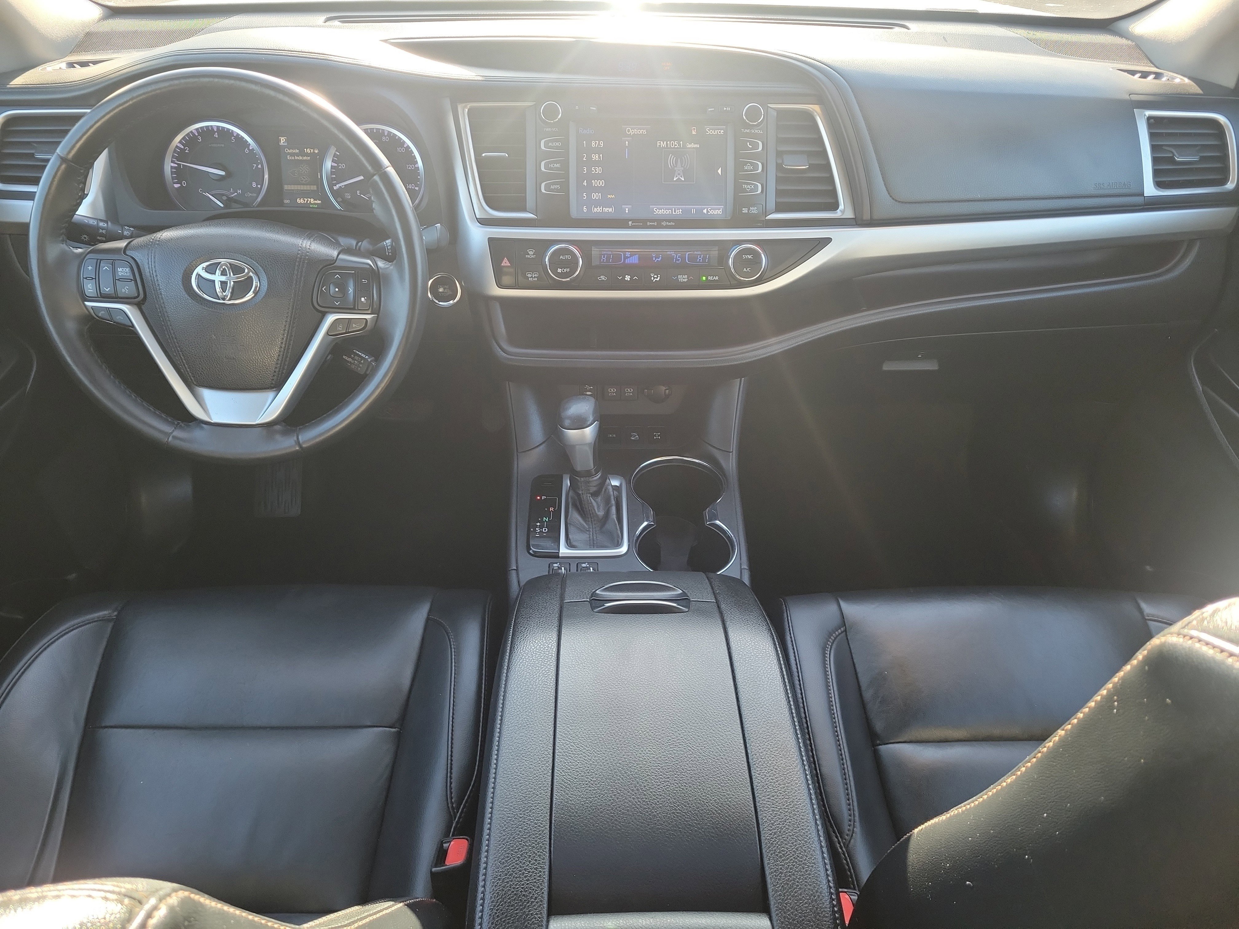 Used 2019 Toyota Highlander XLE image 17