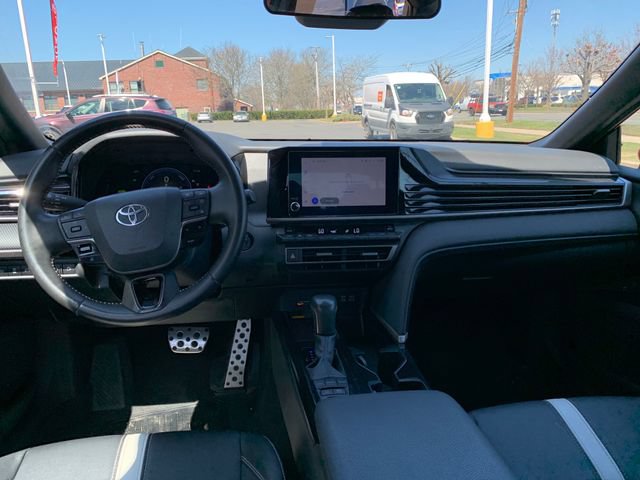 Used 2025 Toyota Camry SE FWD image 15