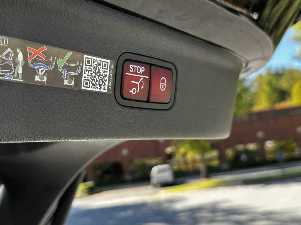 Certified 2023 Mercedes-Benz EQE 500 4MATIC SUV image 22