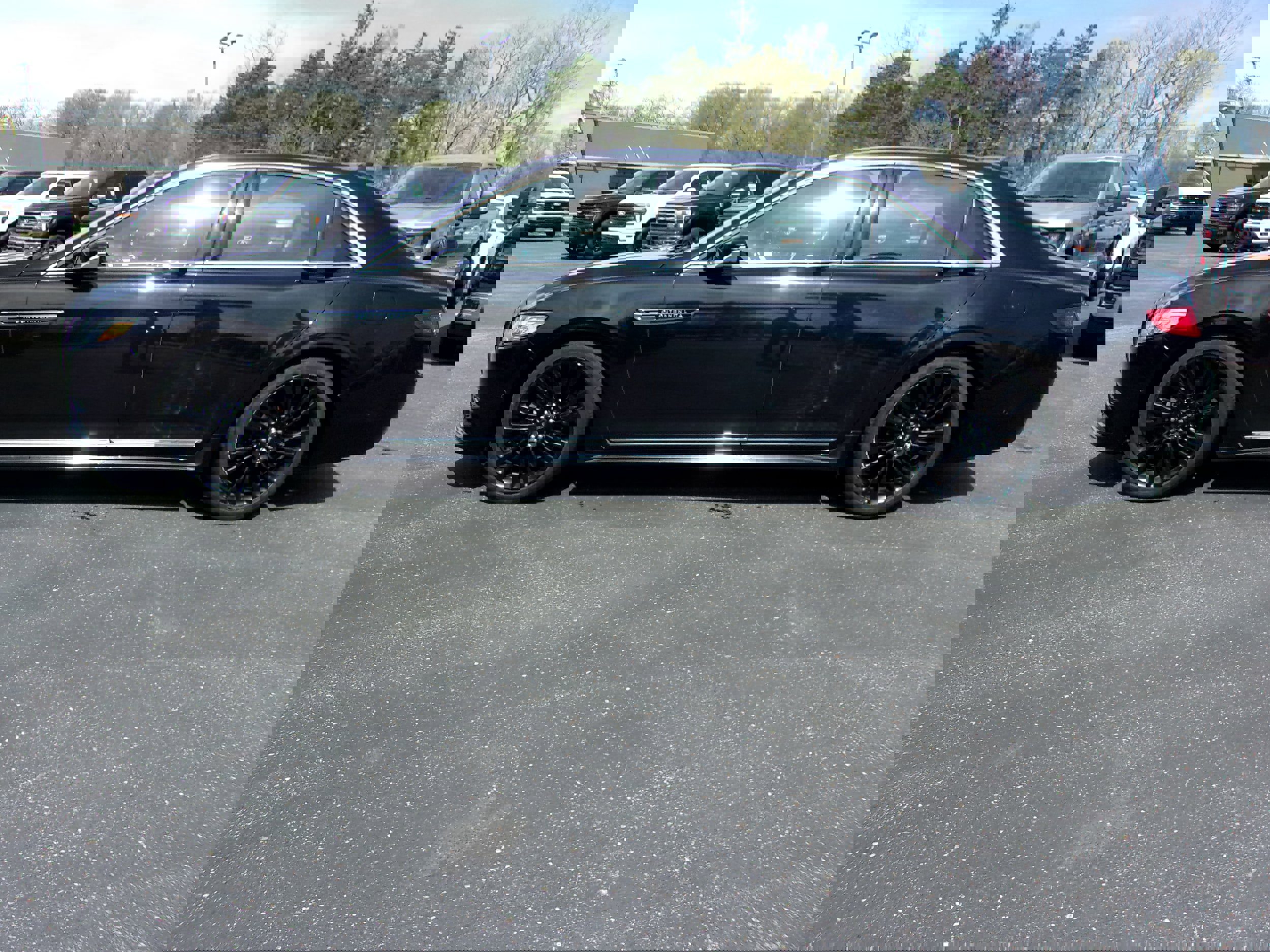 Used 2020 Lincoln Continental Reserve w/ Luxury Package image 2