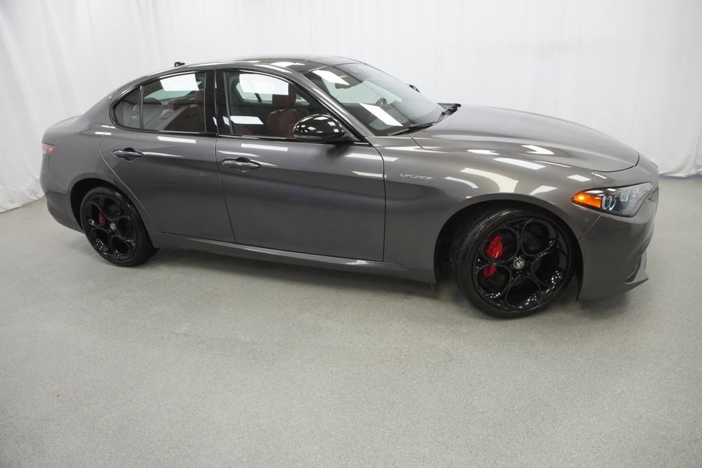Used 2024 Alfa Romeo Giulia Veloce image 9