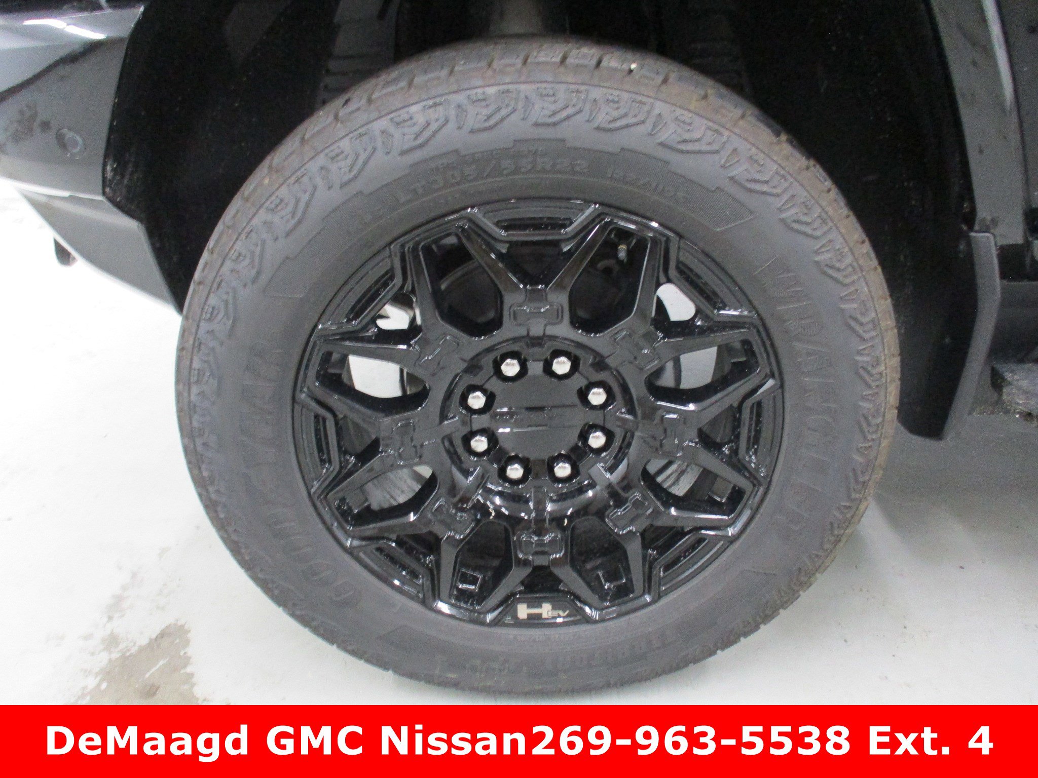 New 2026 GMC Hummer EV 4x4 Crew Cab w/ LPO, Dark Essentials Package image 12