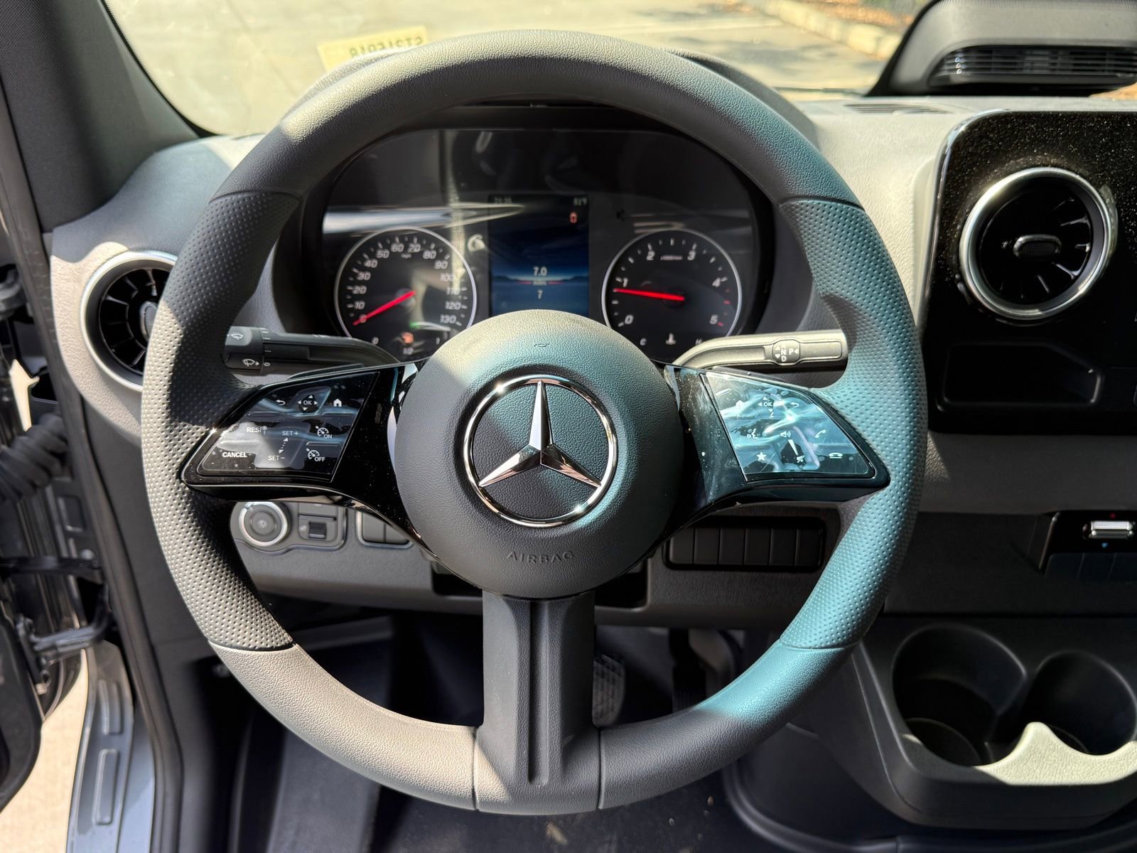 New 2025 Mercedes-Benz Sprinter 2500 image 25