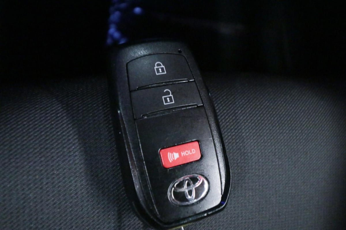 Used 2025 Toyota Tacoma TRD Sport AWD/4WD image 19