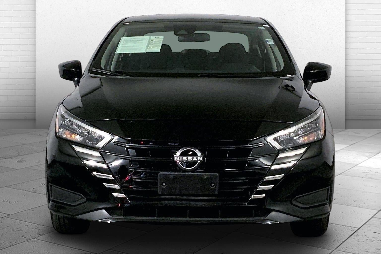 Used 2025 Nissan Versa SV FWD image 2