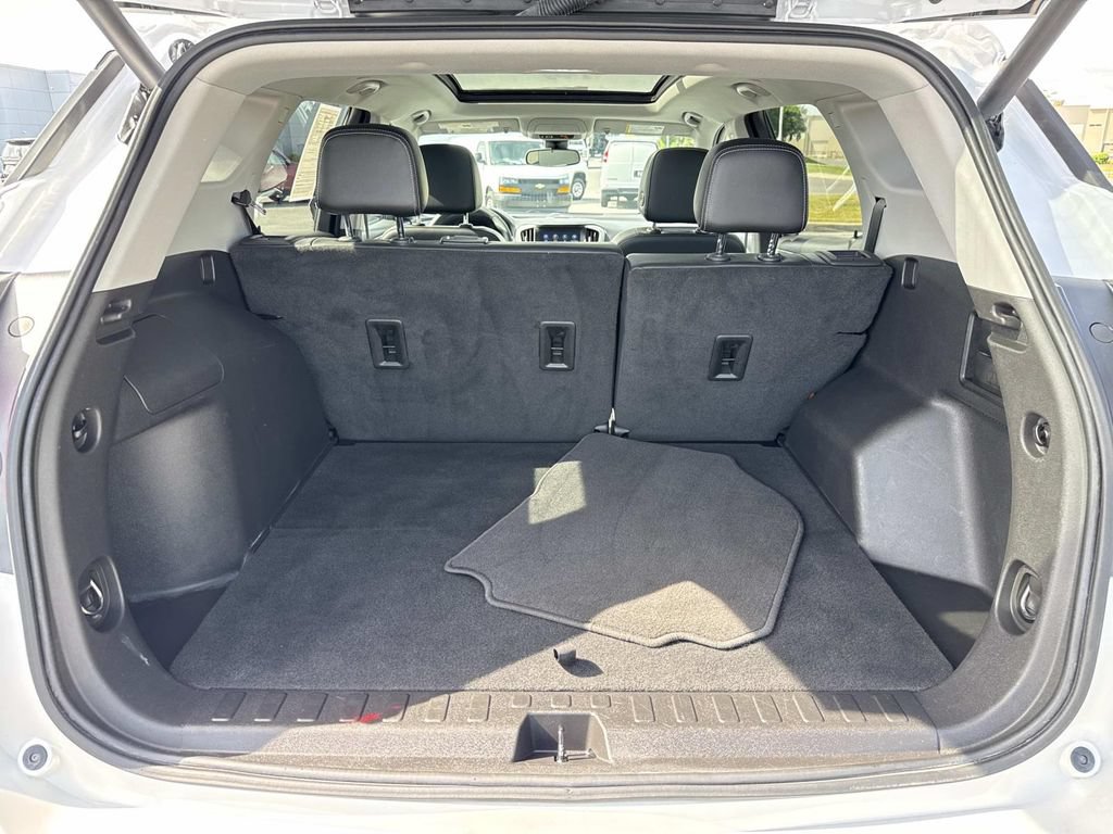 Used 2023 GMC Terrain SLT w/ Infotainment Package II AWD/4WD image 22