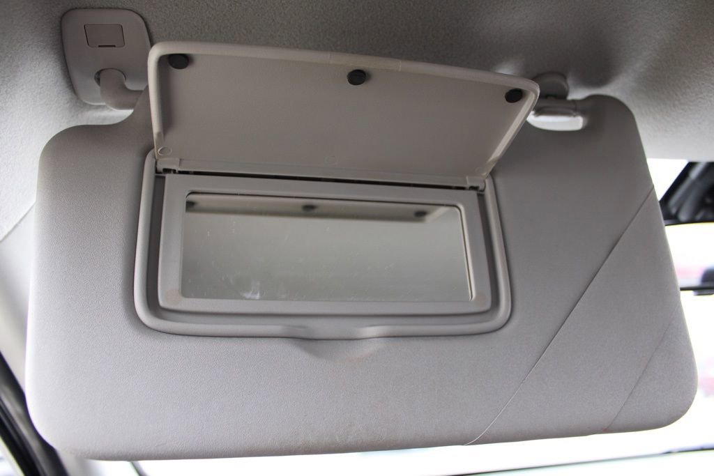 Used 2020 Nissan Versa SR image 40