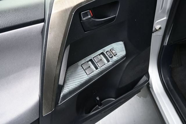 Used 2014 Toyota RAV4 LE AWD/4WD image 17