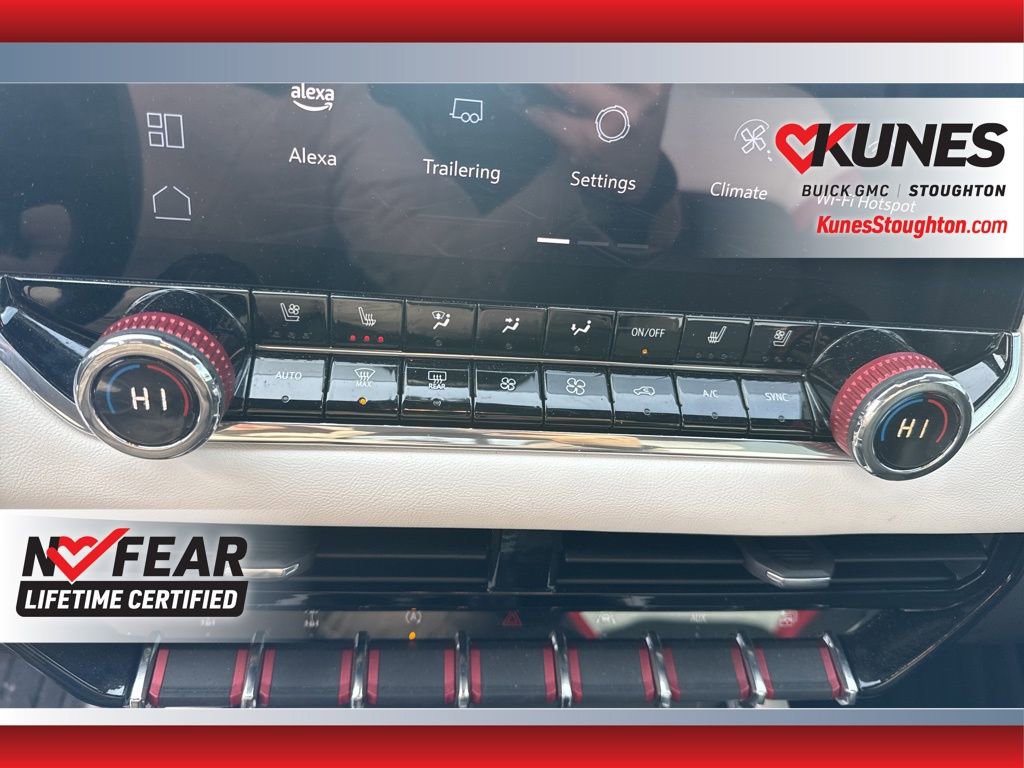 Used 2024 GMC Canyon AT4X image 32