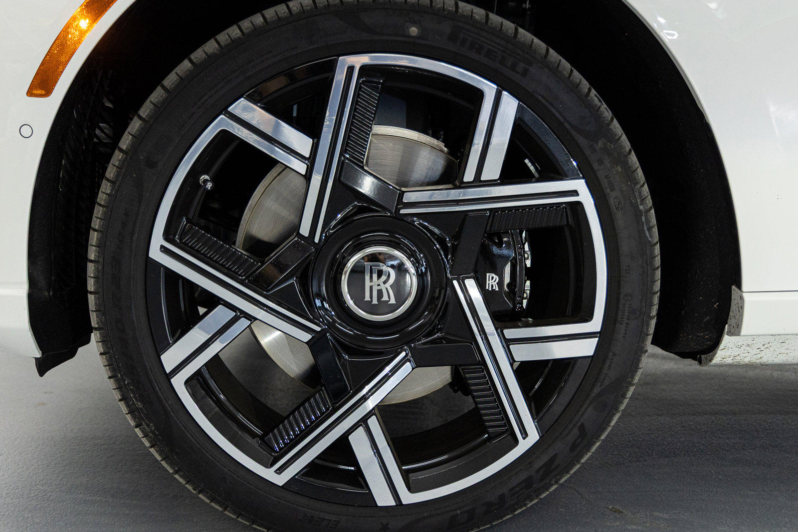 New 2026 Rolls-Royce Cullinan Black Badge image 14