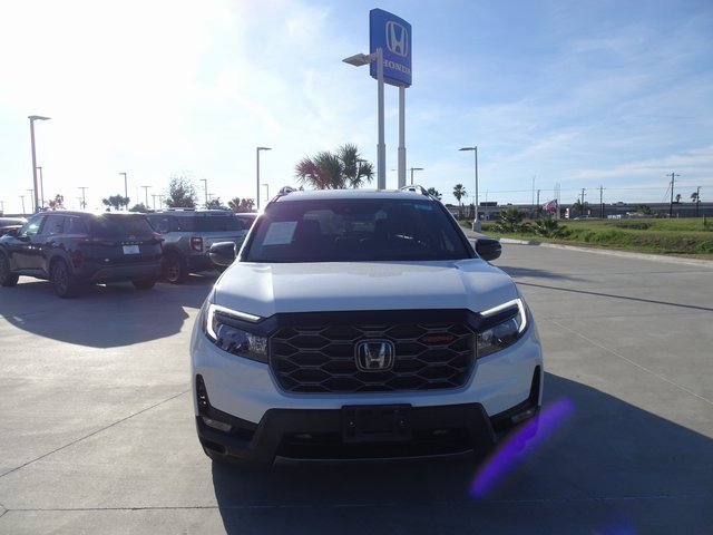 Certified 2023 Honda Passport TrailSport image 2