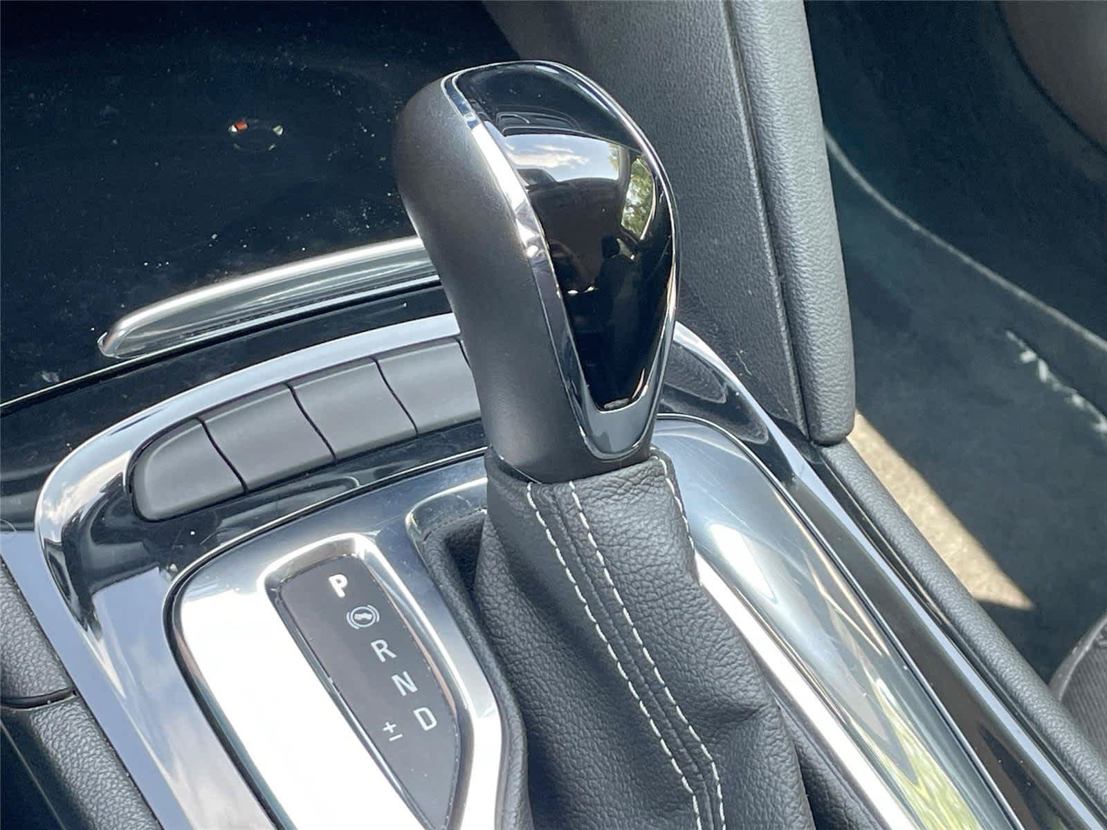 Used 2018 Buick Regal Preferred w/ Sights and Sounds Package AWD/4WD image 24