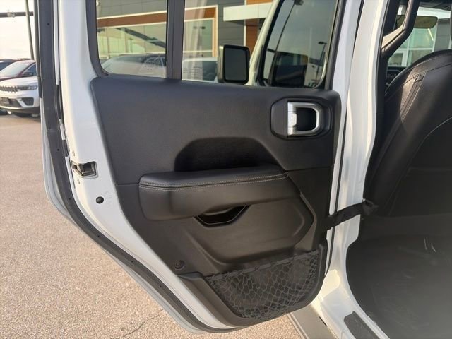 Used 2018 Jeep Wrangler Unlimited Sahara w/ Quick Order Package 24M Moab AWD/4WD image 38