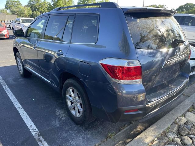 Used 2012 Toyota Highlander SE w/ Tow Pkg FWD image 10