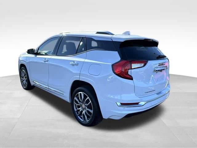 Used 2024 GMC Terrain Denali w/ Denali Premium Package image 5