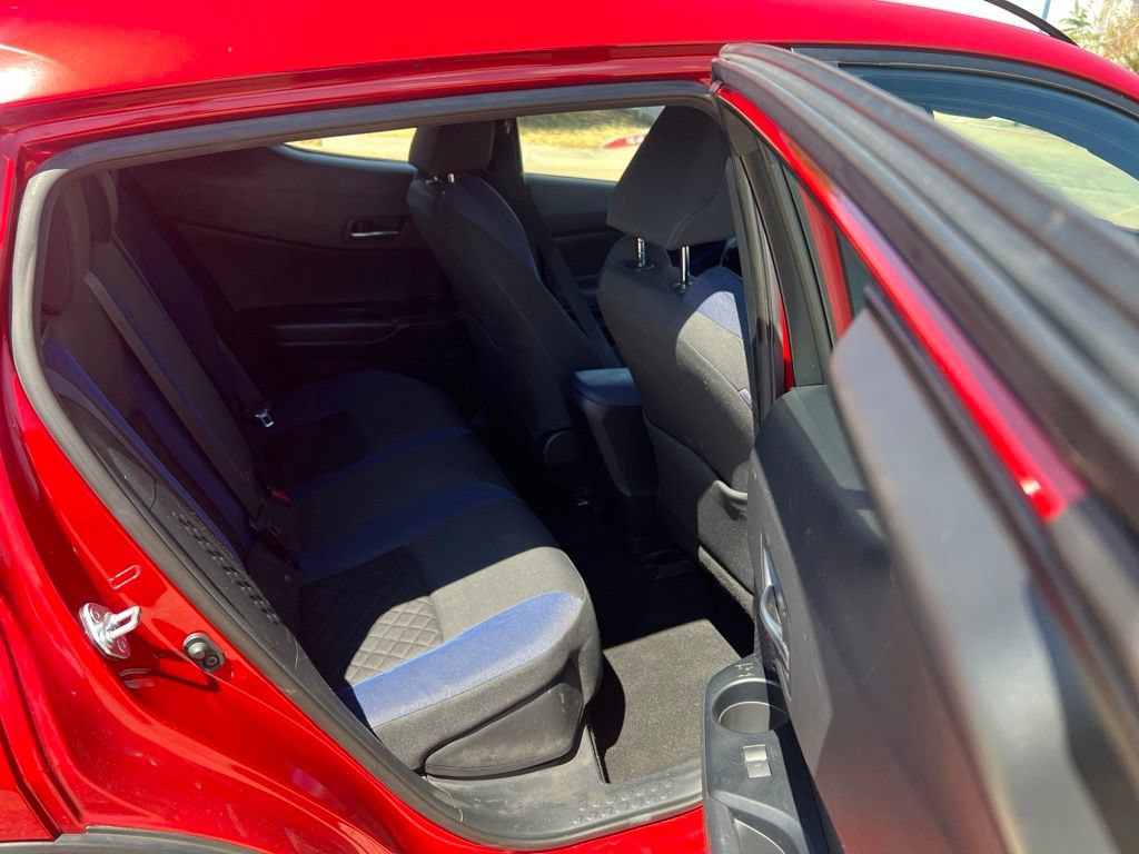 Used 2022 Toyota C-HR XLE FWD image 16