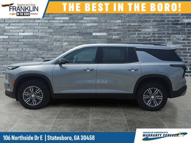 Used 2026 Chevrolet Traverse LT w/ Driver Confidence Package FWD image 2