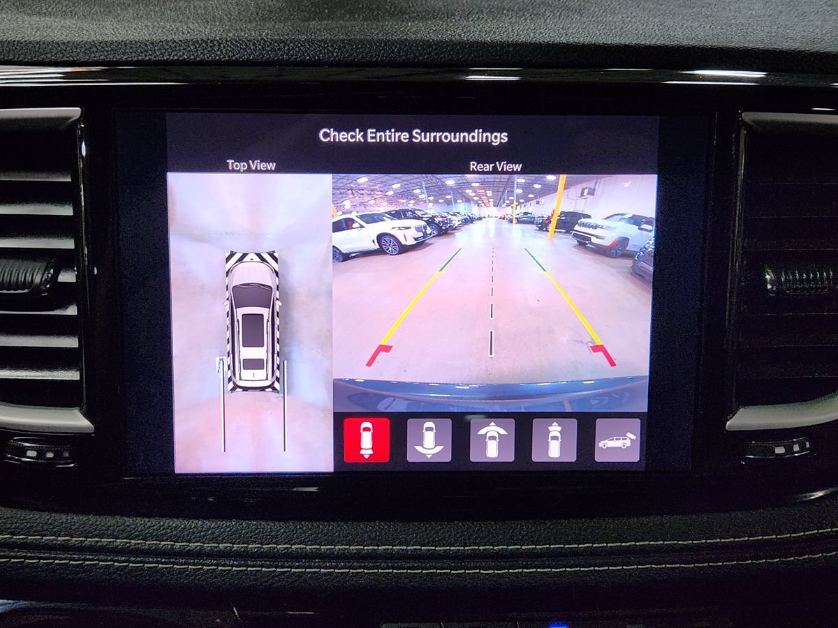 Used 2022 Chrysler Pacifica Touring-L w/ Uconnect Theater Family Group AWD/4WD image 38