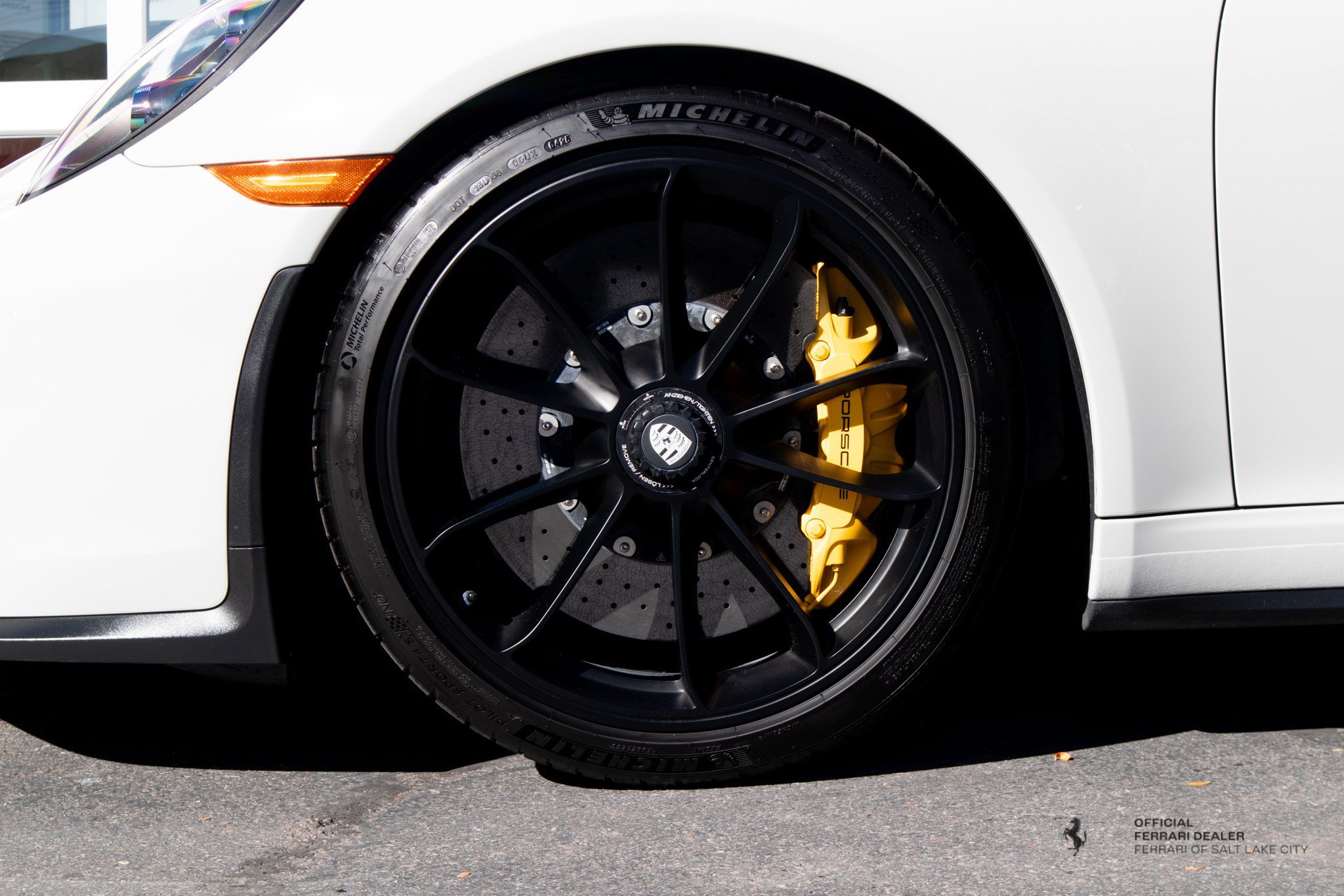 Used 2019 Porsche 911 GT3 RWD image 11
