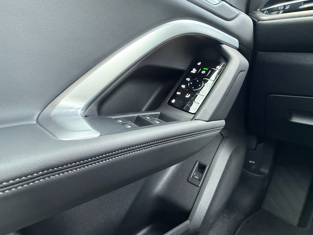 Used 2025 Audi Q5 Premium Plus w/ Premium Plus image 24