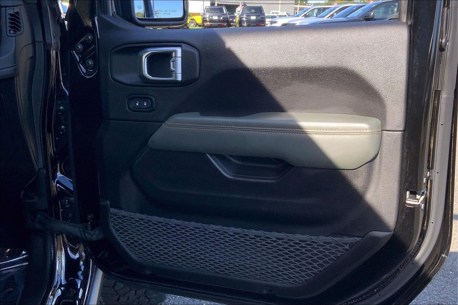 Certified 2024 Jeep Gladiator Mojave AWD/4WD image 22