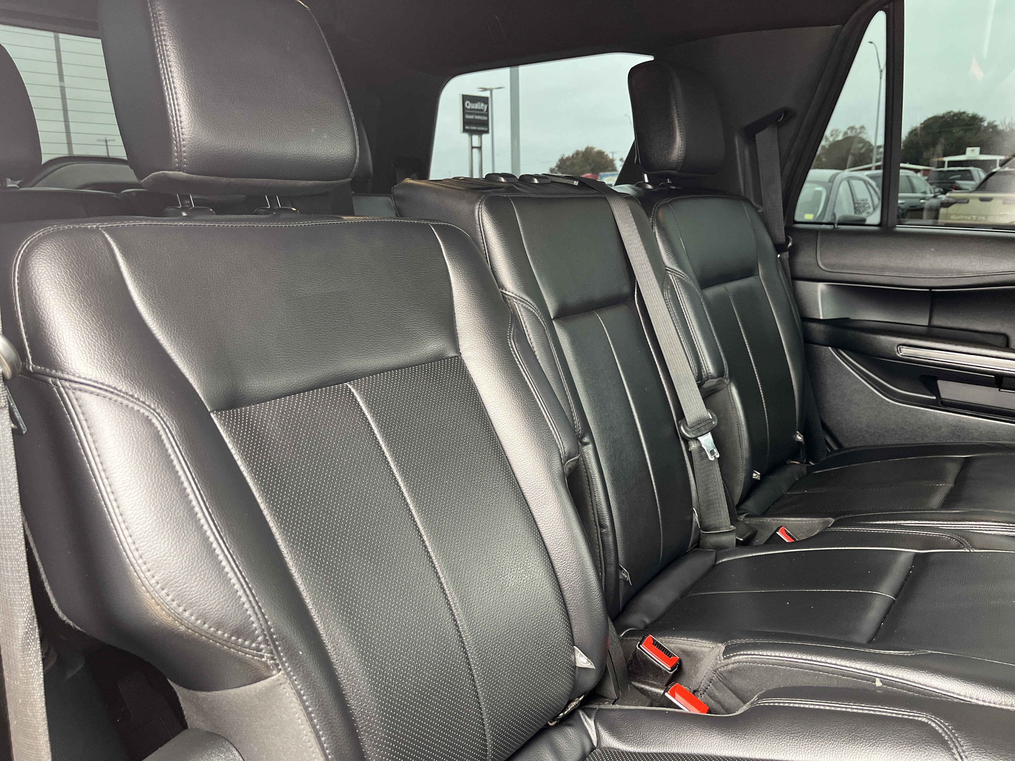 Used 2021 Ford Expedition XLT image 17