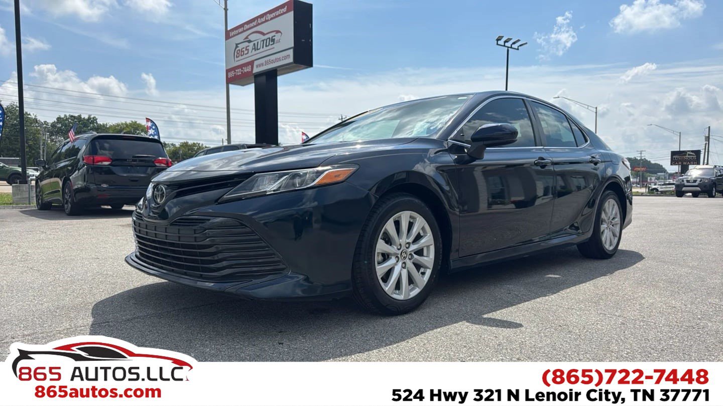 Used 2020 Toyota Camry LE FWD image 1