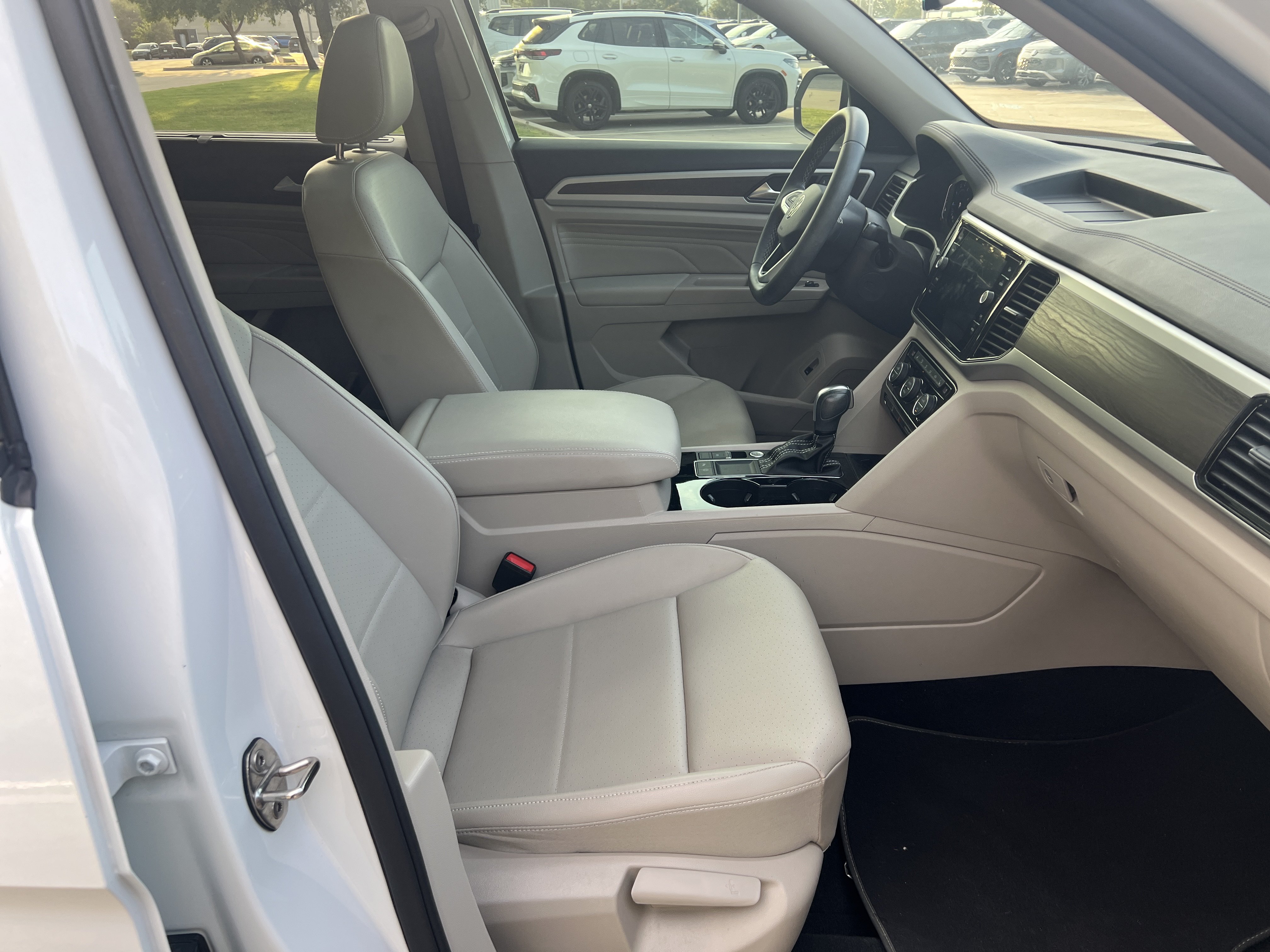 Certified 2023 Volkswagen Atlas SE w/ Panoramic Sunroof Package FWD image 25
