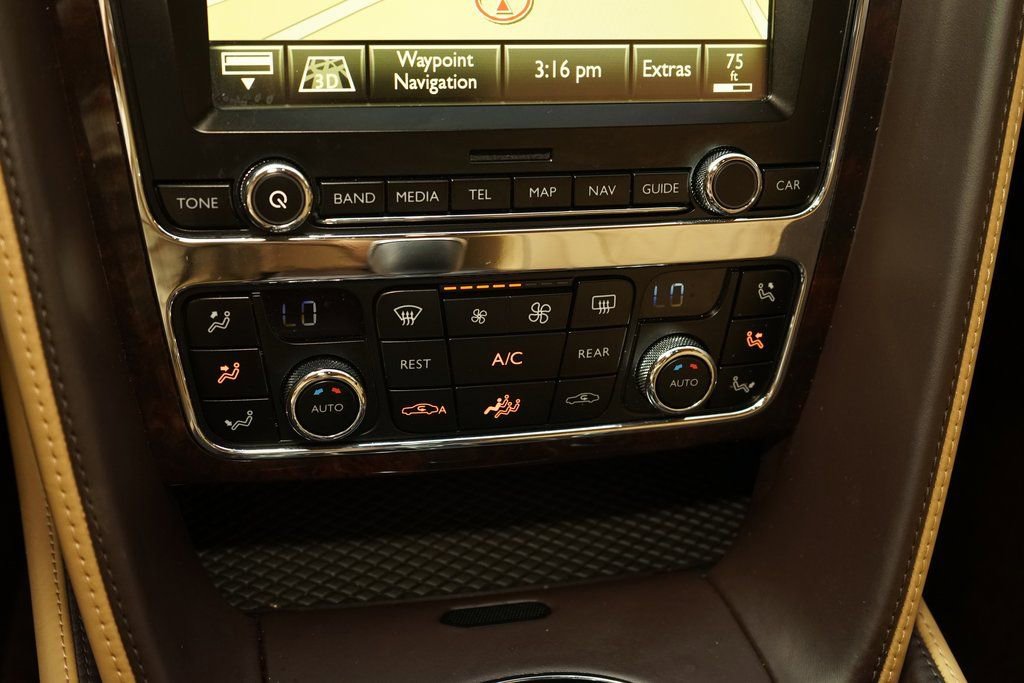 Used 2016 Bentley Flying Spur W12 image 16