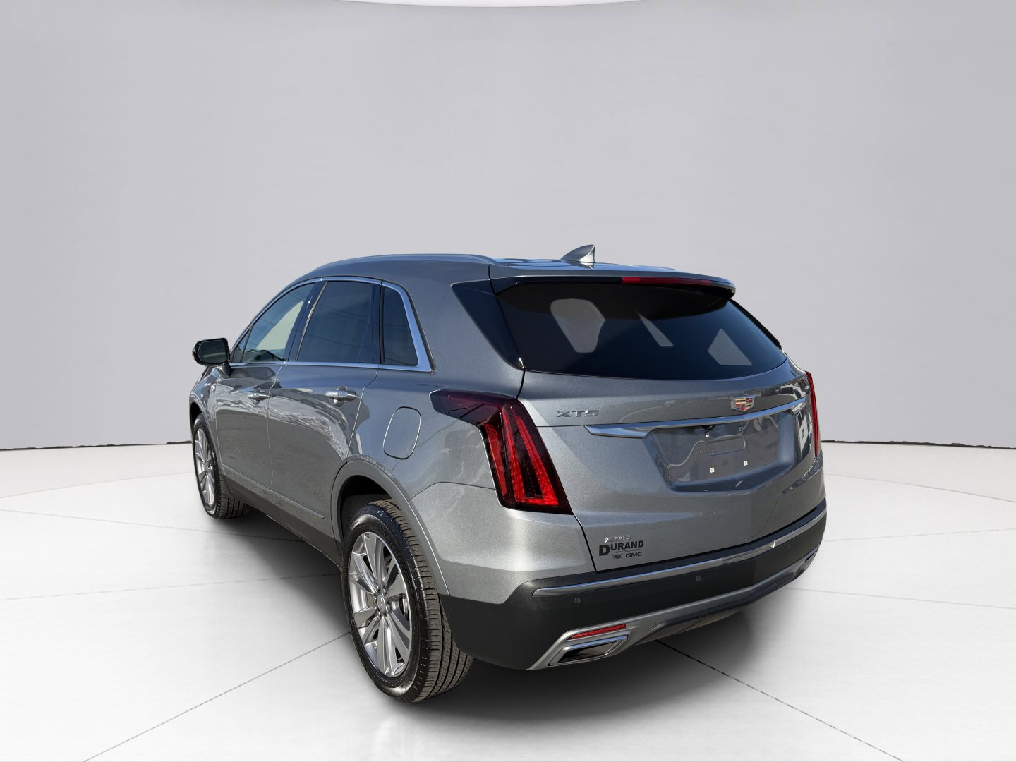 Used 2025 Cadillac XT5 Premium Luxury image 3