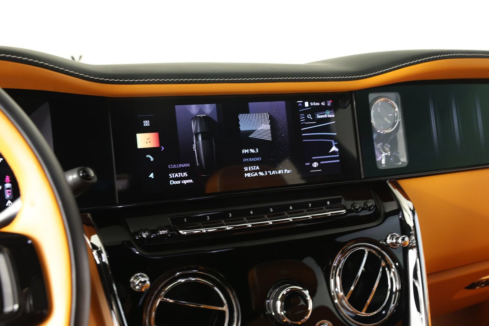 Certified 2025 Rolls-Royce Cullinan AWD/4WD image 13