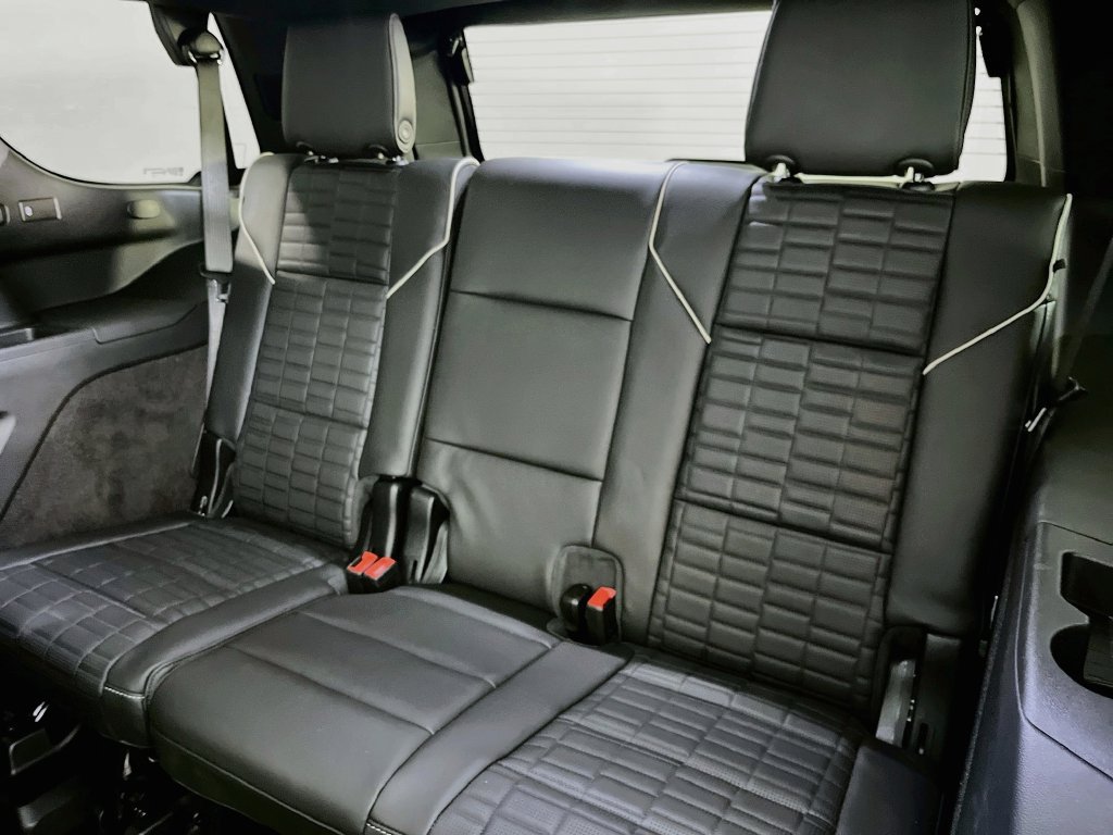 Used 2026 Cadillac Escalade V w/ LPO, ONYX Package AWD/4WD image 36