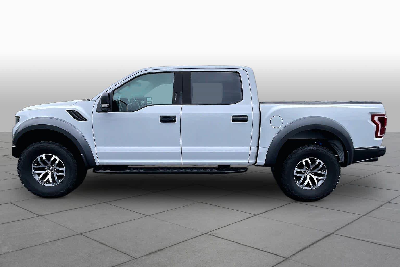 Used 2017 Ford F150 Raptor w/ Equipment Group 801A Mid AWD/4WD image 32