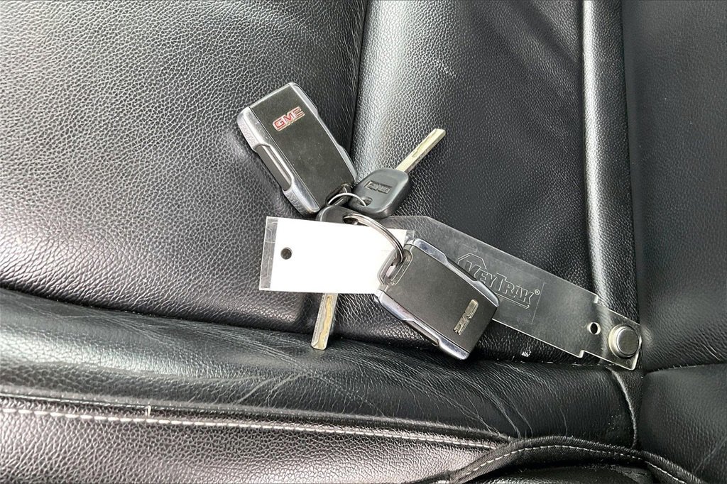 Used 2015 GMC Canyon SLT image 10