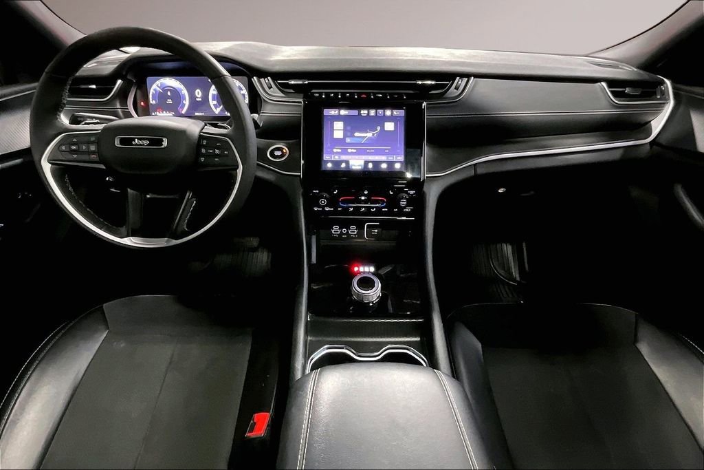 Used 2024 Jeep Grand Cherokee Altitude image 8