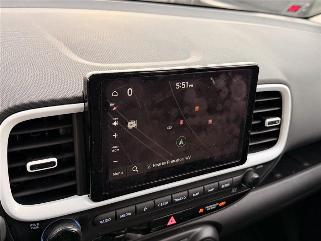 Used 2025 Hyundai Venue Limited image 21