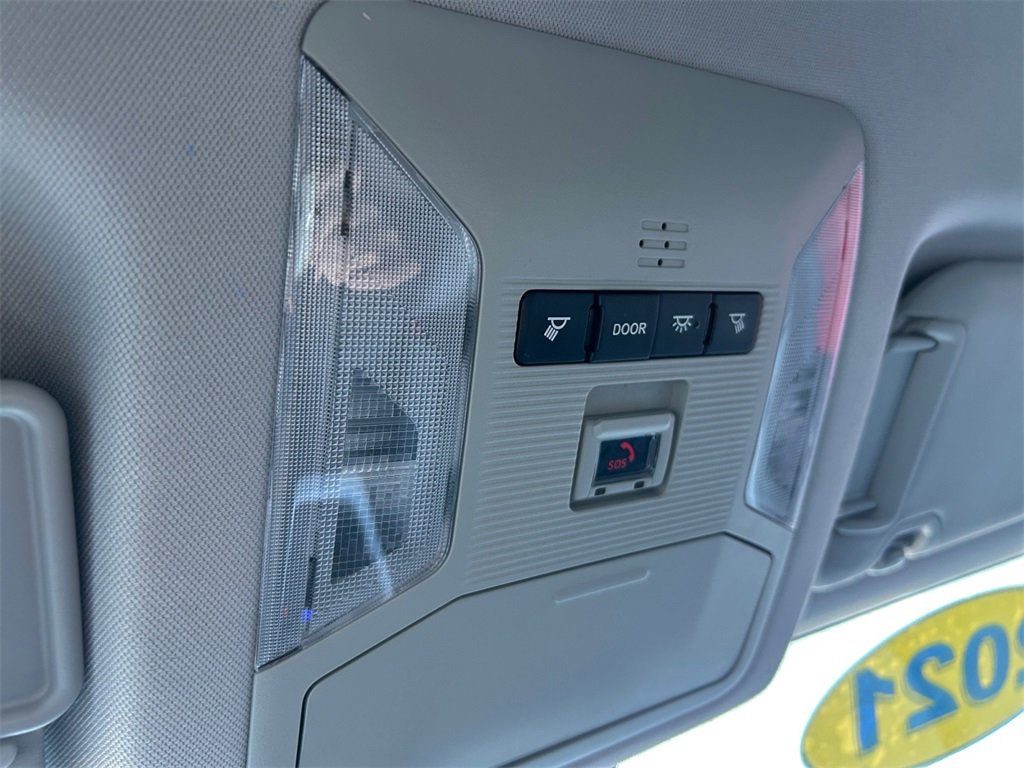 Used 2021 Toyota RAV4 XLE image 29