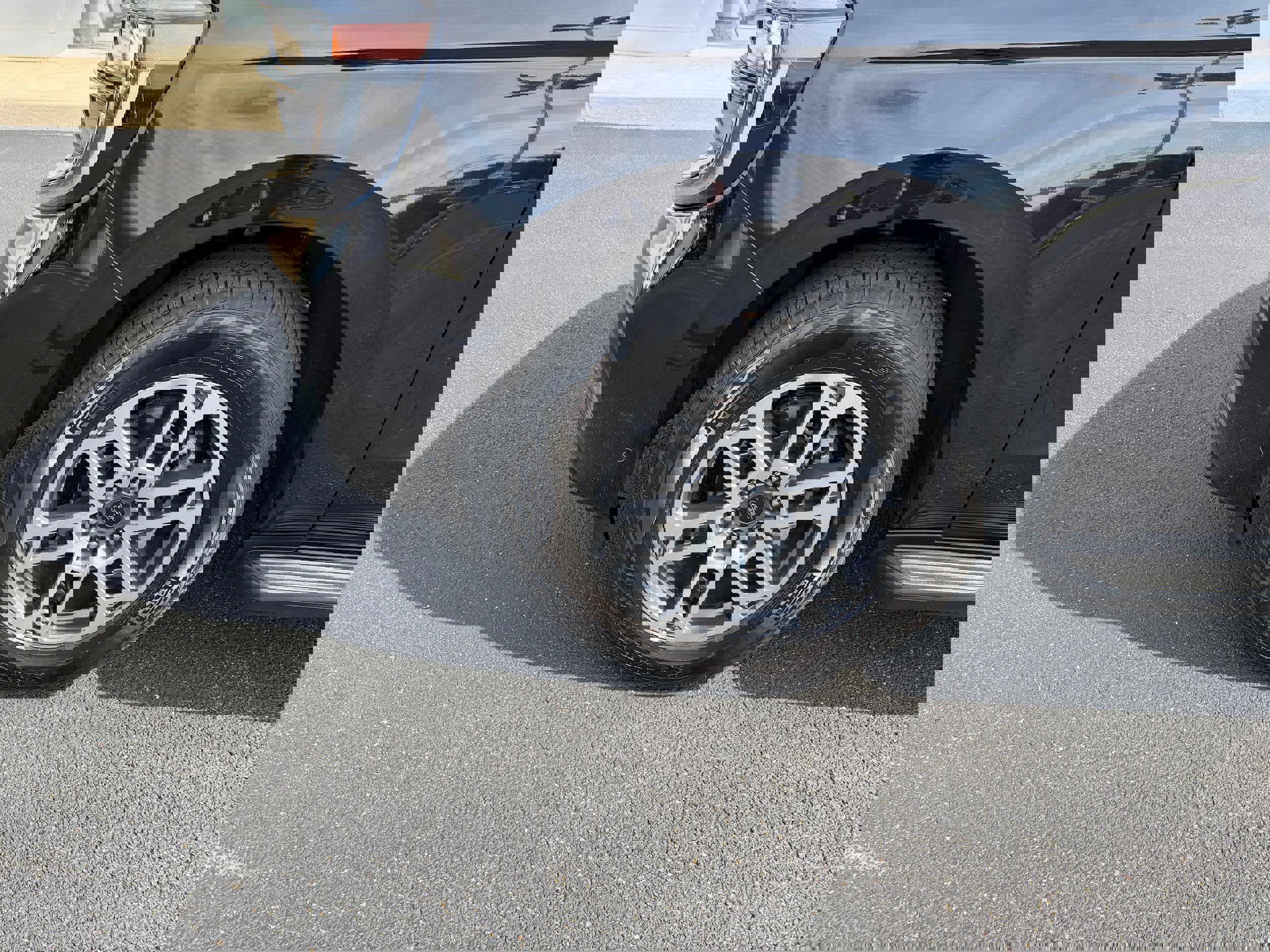 Certified 2025 Ford Expedition Active AWD/4WD image 11