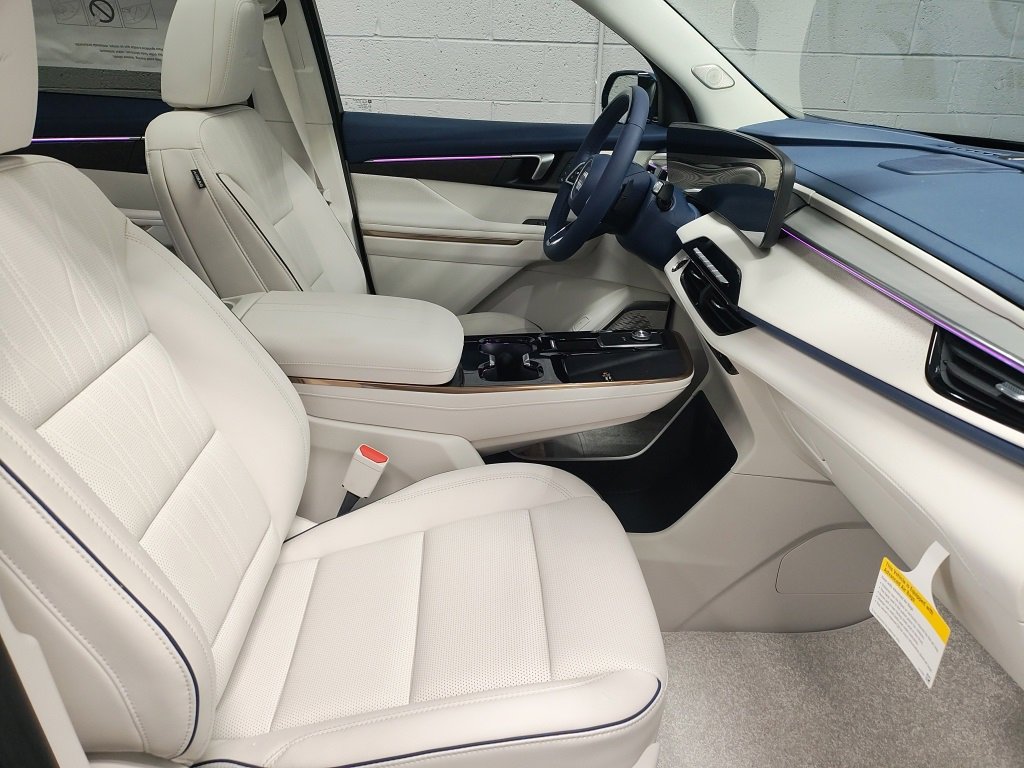 New 2026 Buick Enclave Avenir w/ Super Cruise Package image 7