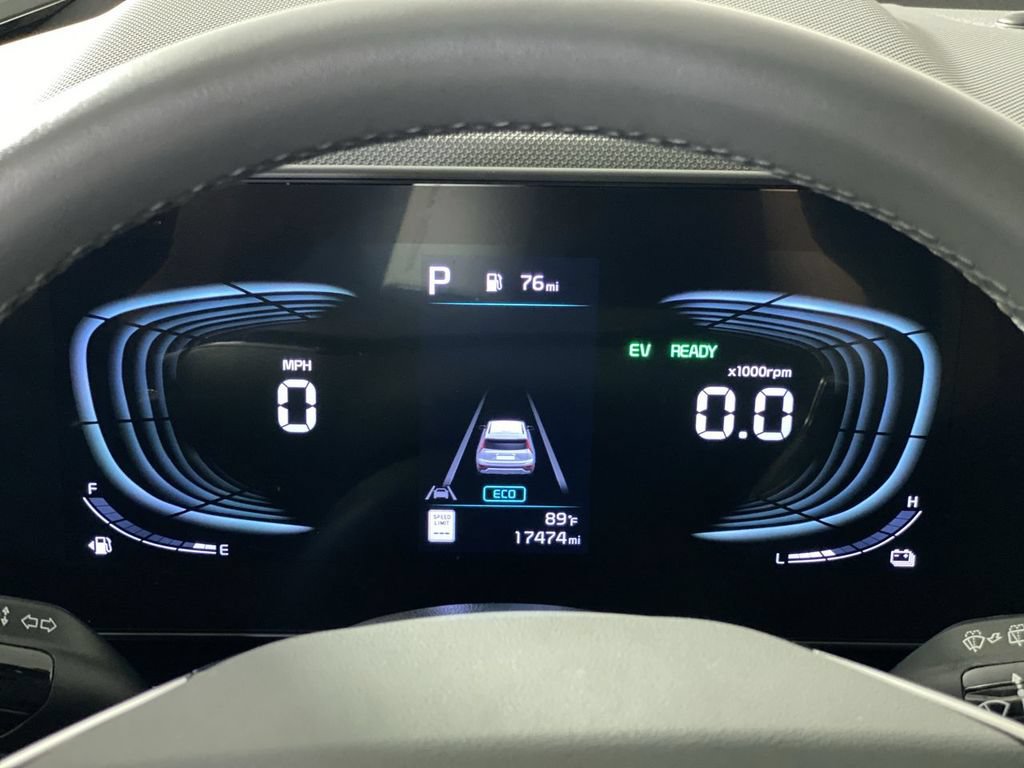 Used 2024 Kia Niro EX Touring FWD image 17