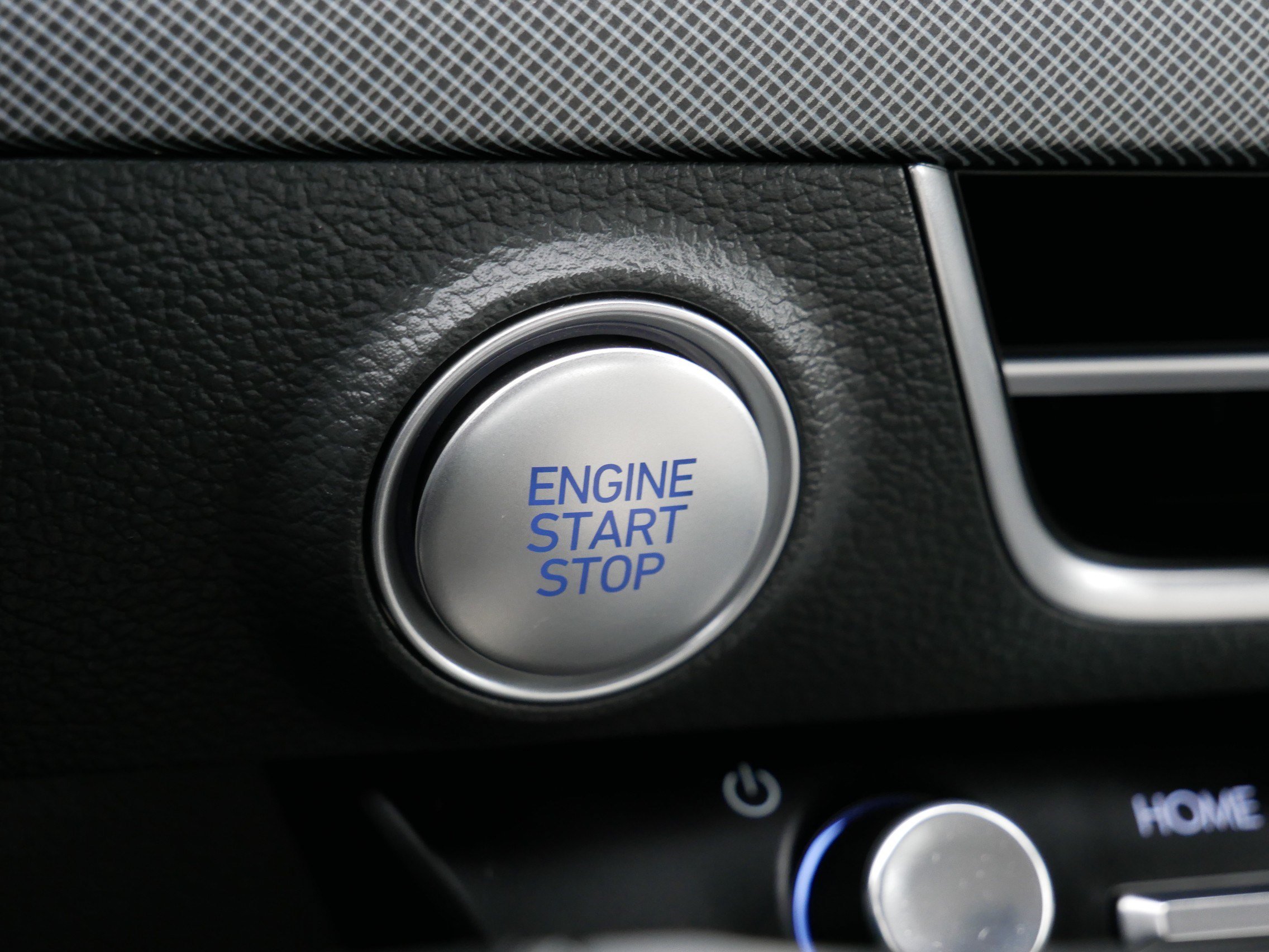 Certified 2025 Hyundai Sonata SEL AWD/4WD image 28