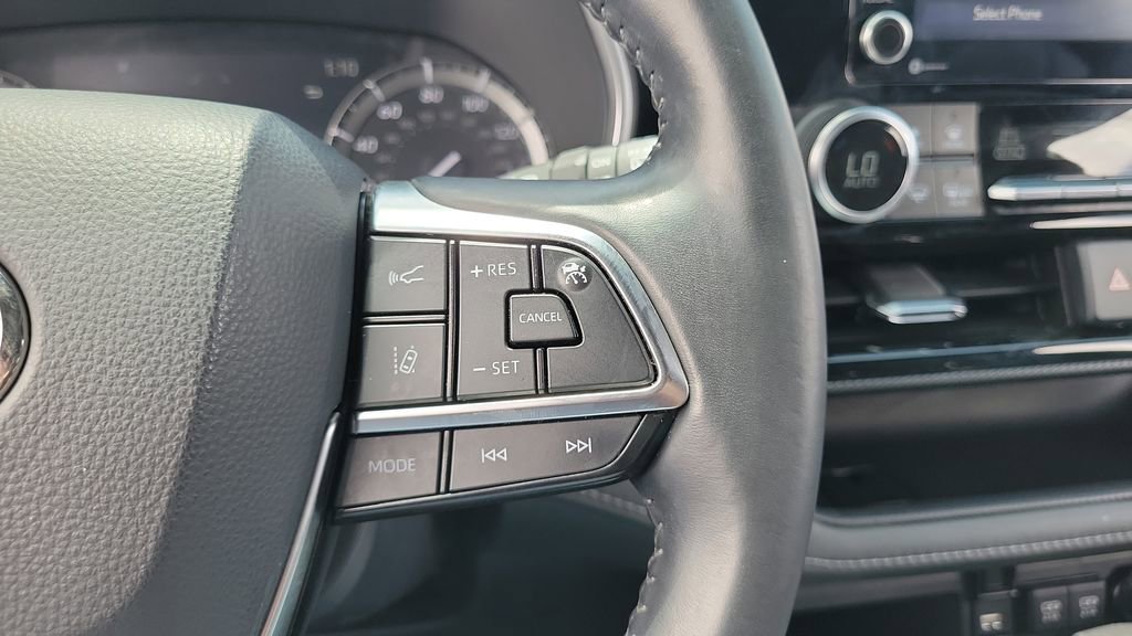 Used 2021 Toyota Highlander XSE image 22