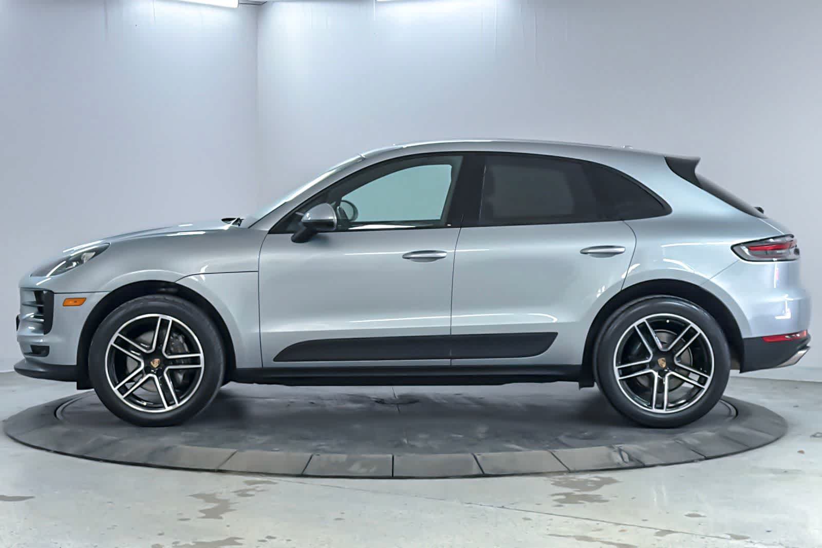 Used 2021 Porsche Macan w/ Premium Package Plus AWD/4WD image 5