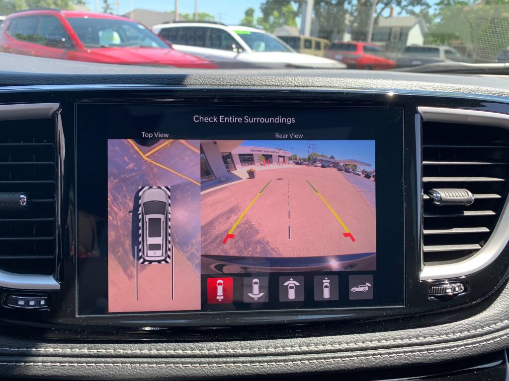 New 2027 Chrysler Pacifica Limited AWD/4WD image 18