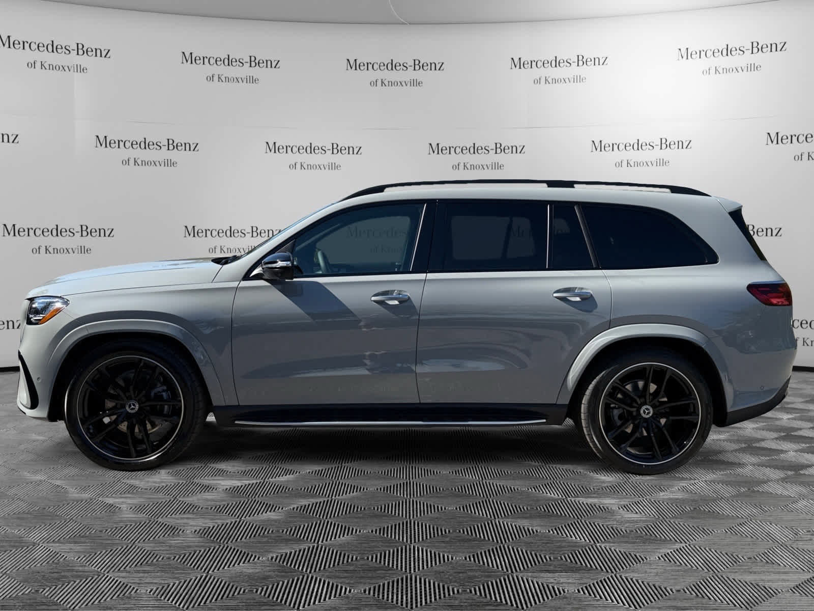 New 2026 Mercedes-Benz GLS 580 4MATIC image 2