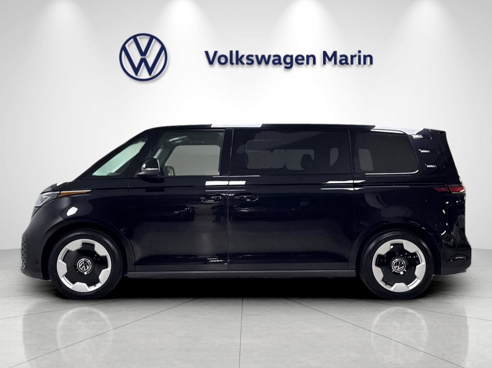 New 2025 Volkswagen ID. Buzz Pro S RWD image 2