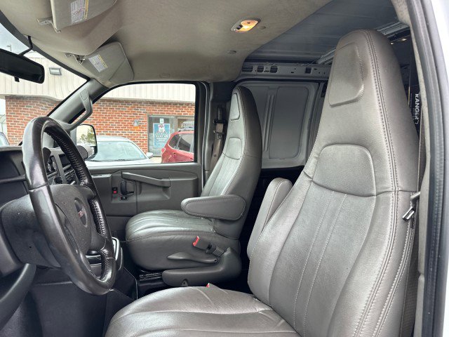 Used 2023 GMC Savana 2500 w/ Driver Convenience Package RWD image 17