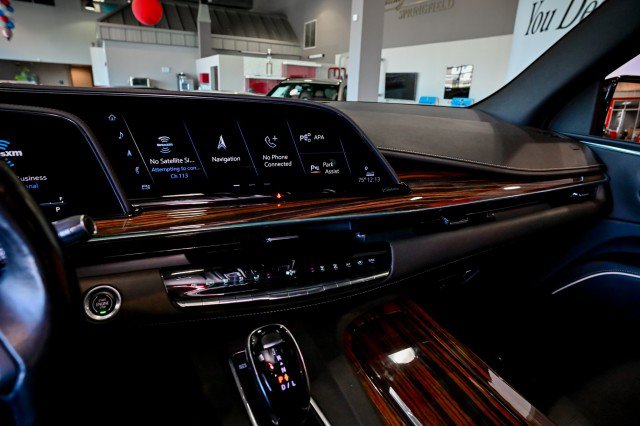 Used 2021 Cadillac Escalade ESV Premium Luxury AWD/4WD image 35