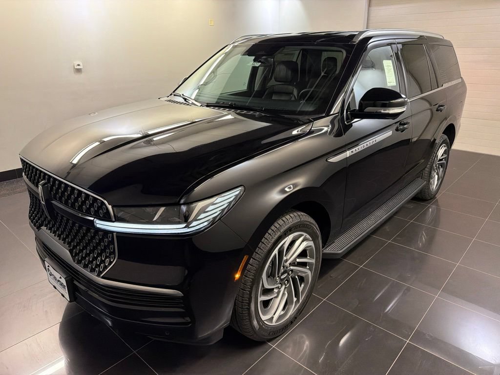 New 2026 Lincoln Navigator Premiere AWD/4WD image 3